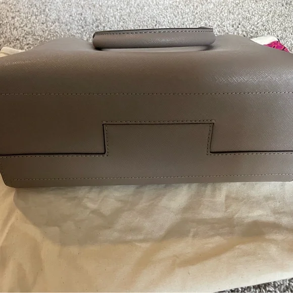 Tory Burch Robinson Small double zip tote - Picture 10 of 13